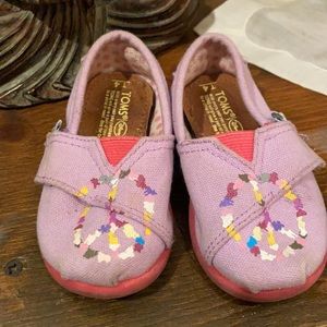 Disney it’s a small world toms